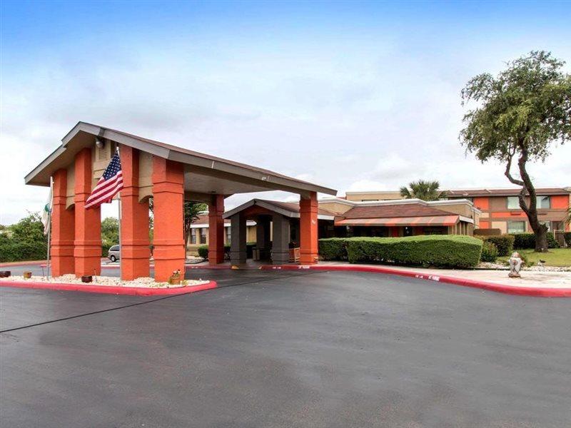 Quality Inn & Suites I-35 Near Frost Bank Center San Antonio Buitenkant foto