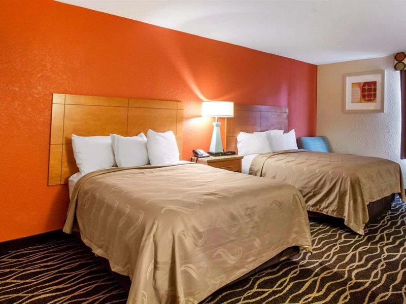 Quality Inn & Suites I-35 Near Frost Bank Center San Antonio Buitenkant foto