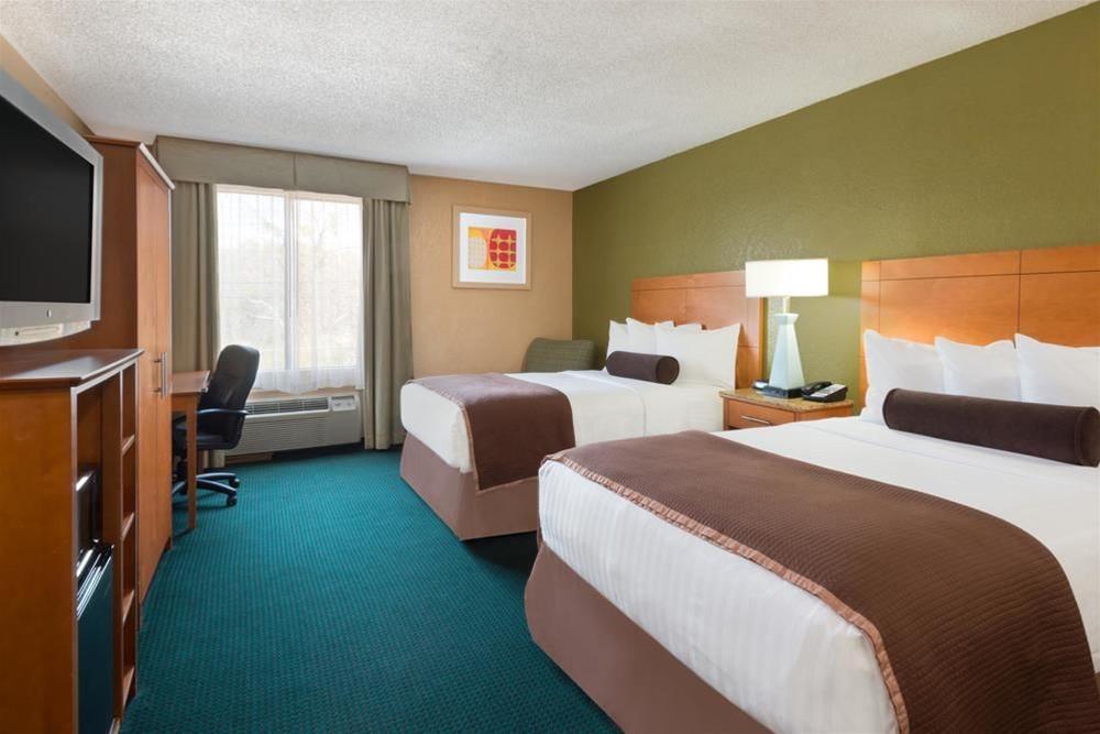 Quality Inn & Suites I-35 Near Frost Bank Center San Antonio Buitenkant foto