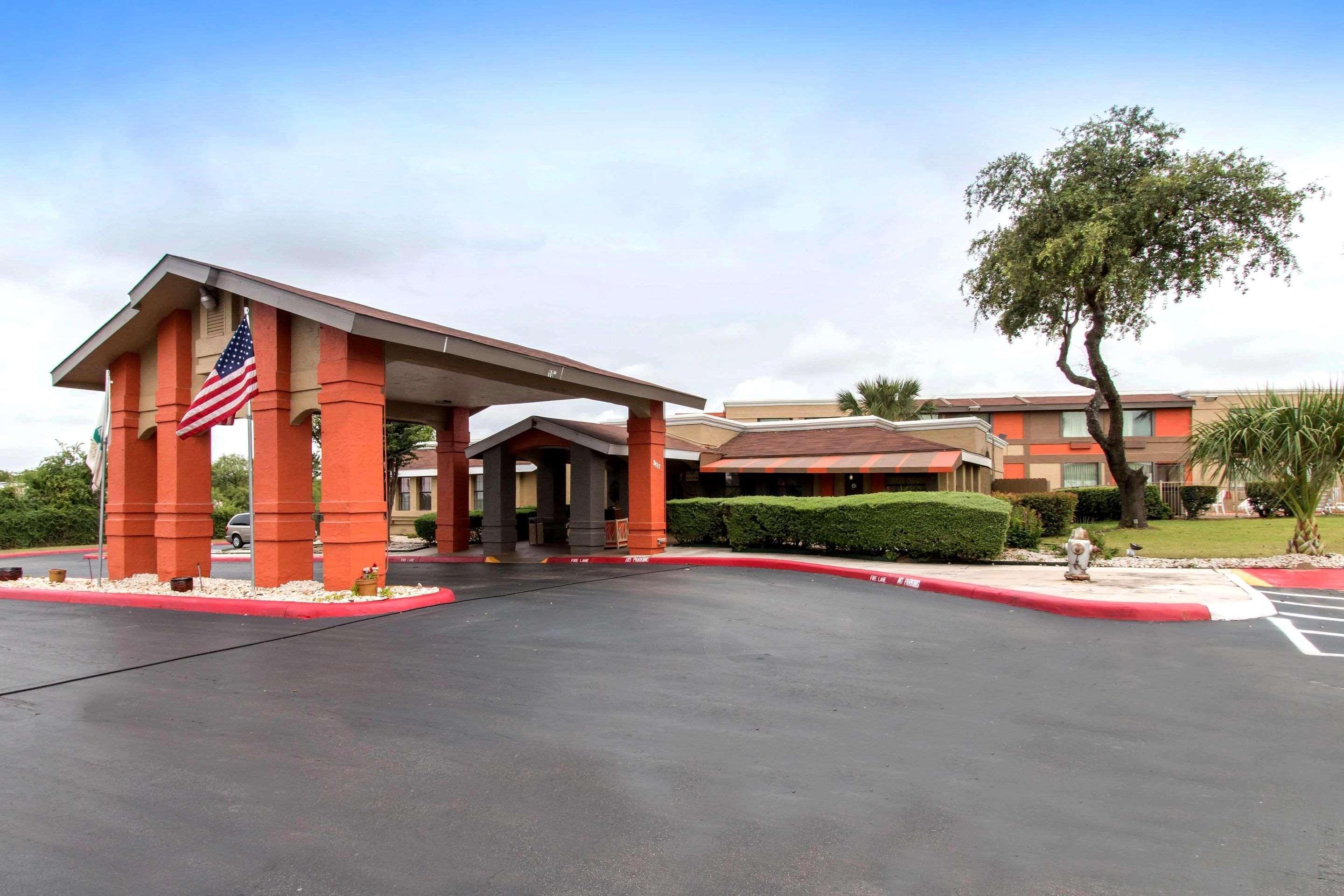 Quality Inn & Suites I-35 Near Frost Bank Center San Antonio Buitenkant foto