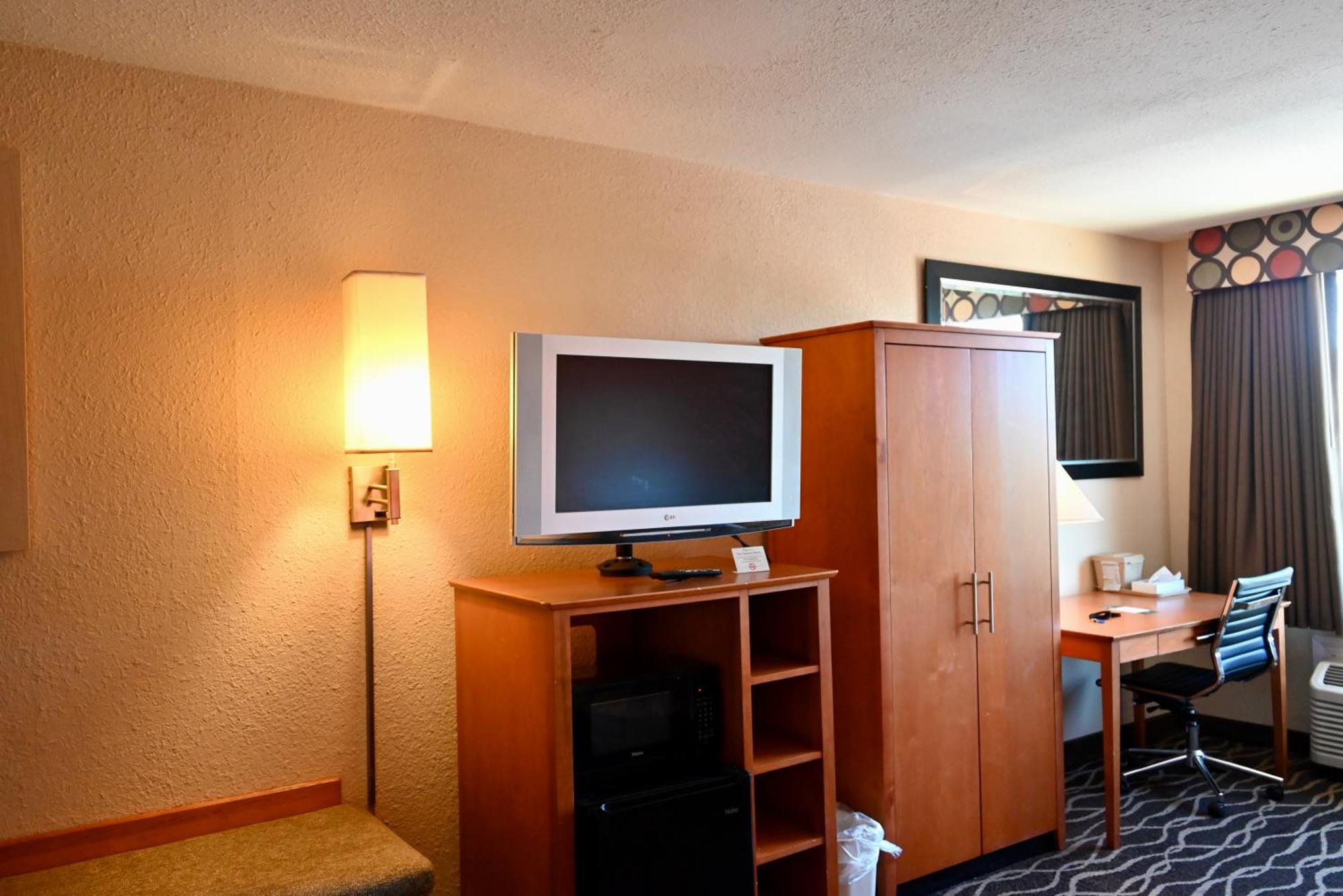 Quality Inn & Suites I-35 Near Frost Bank Center San Antonio Buitenkant foto